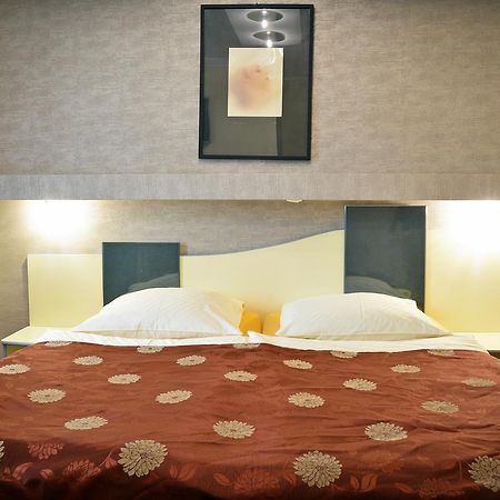 Pension Yellow ทิมิชัวรา ภายนอก รูปภาพ